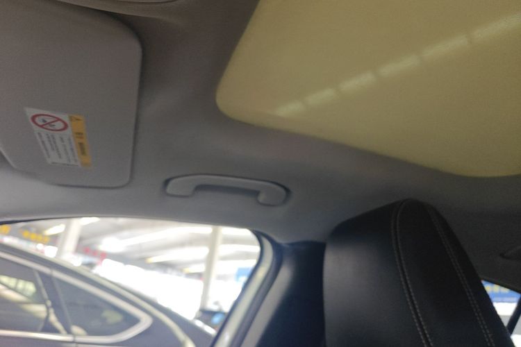 奔驰GLA 2015款 GLA 200 时尚型局部细节22