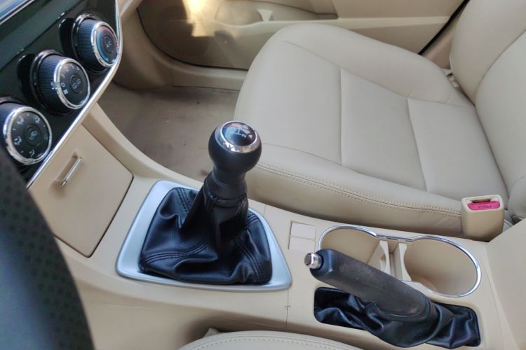 丰田 卡罗拉 2014款 1.6L 手动GL局部细节18