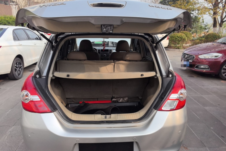 日产 骐达TIIDA 2011款 1.6L CVT舒适型局部细节23