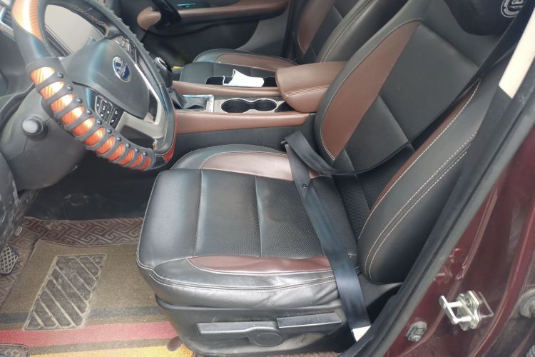 SWM斯威汽车 SWM斯威X7 2017款 1.5T 自动智享型 7座中控内饰7001