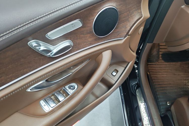 奔驰E级 2020款 改款 E 260 L中控内饰7011