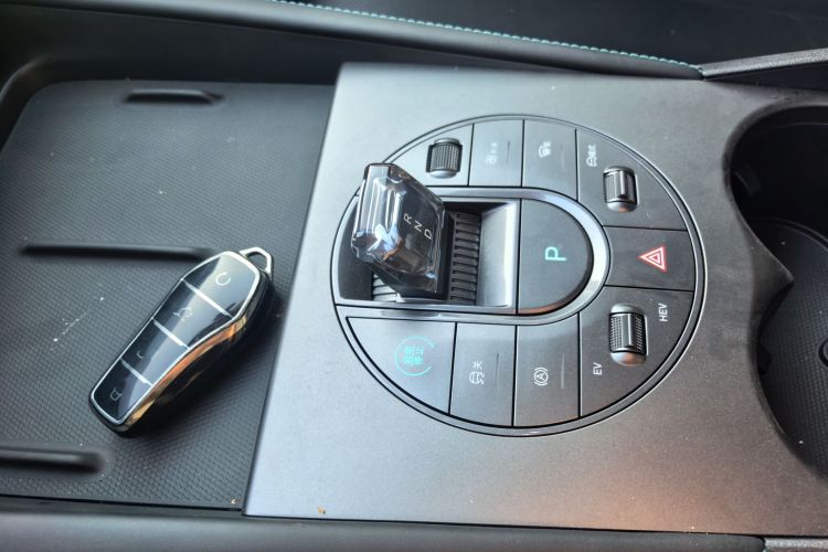 比亚迪 海豹06新能源 2024款 DM-i 120KM尊荣型局部细节18