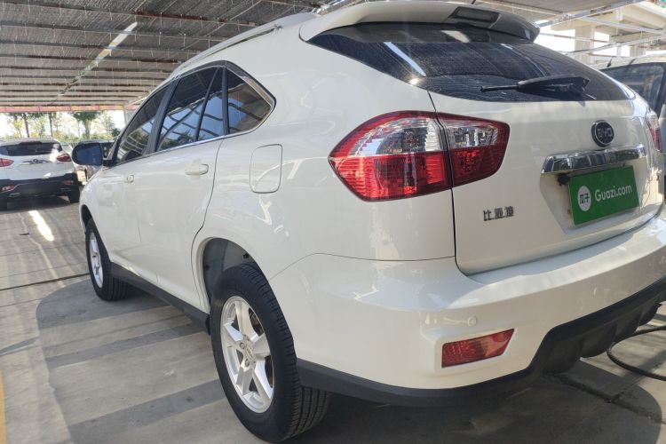 比亚迪S6 2014款 2.0L 手动豪华型 5座车身外观6005