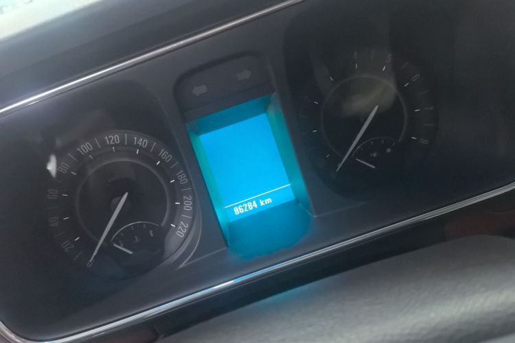 别克GL8 2017款 25S 豪华型 国V中控内饰15