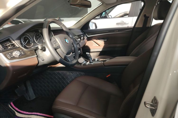 宝马5系 2014款 525Li 豪华设计套装中控内饰7002