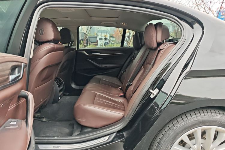 宝马5系新能源 2020款 里程升级版 530Le 豪华套装中控内饰7004