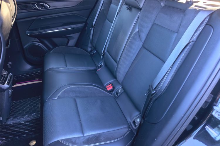 领克01 2021款 2.0TD 四驱暗夜版中控内饰7001