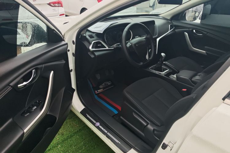 启辰T90 2017款 2.0L 手动风尚版中控内饰7003