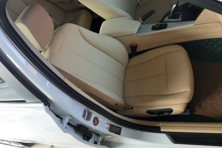 宝马3系 2013款 320Li 时尚型中控内饰7001