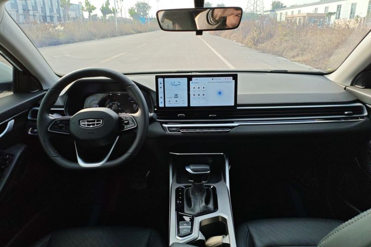 吉利汽车 帝豪 2023款 第4代冠军版 1.5L CVT尊贵型中控内饰7001