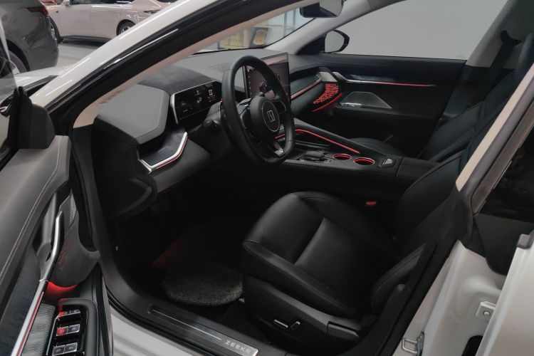 极氪001 2022款 长续航双电机 WE版中控内饰7004