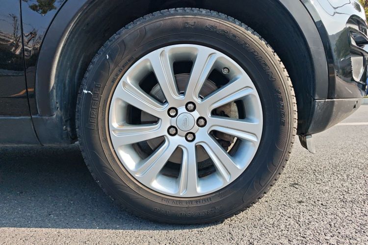 路虎 发现神行 2017款 2.0T SE车身外观6008