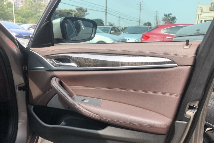 宝马5系 2021款 525Li 豪华套装中控内饰7005