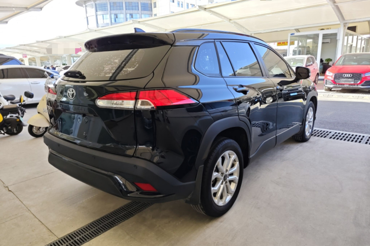 丰田 锋兰达 2023款 2.0L CVT领先版车身外观6003