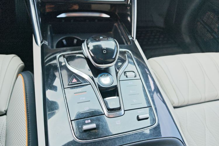 比亚迪 唐新能源 2022款 EV 635KM 四驱旗舰型局部细节18