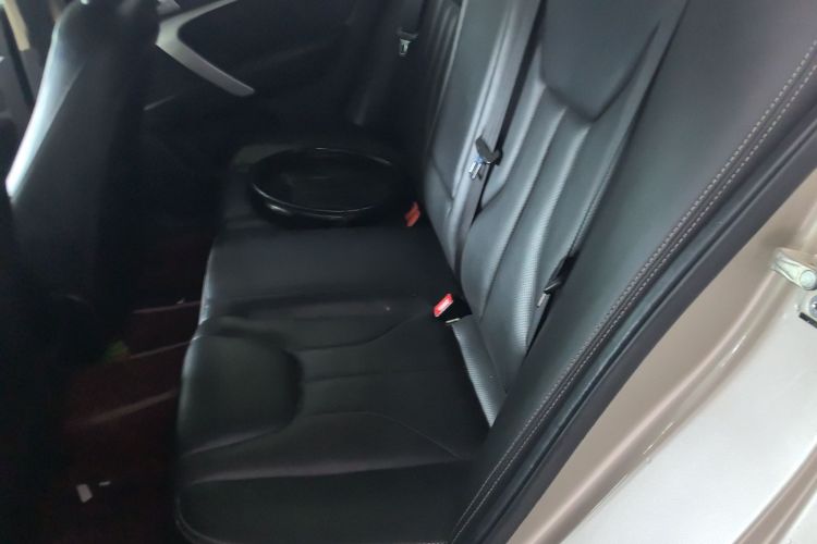 吉利汽车 帝豪 2017款 三厢百万款 1.5L CVT向上版中控内饰7001