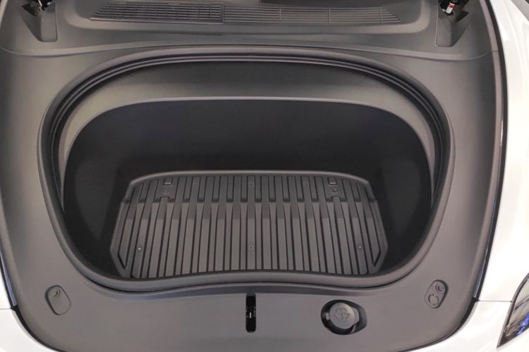 特斯拉 Model 3 2023款 后轮驱动版局部细节24