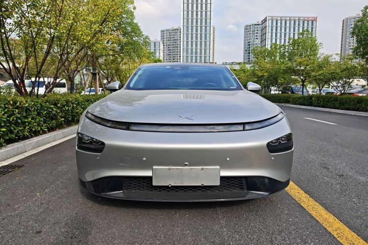 小鹏P7 2022款 670N+车身外观6001