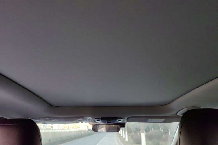 起亚 狮铂拓界 2023款 2.0T 两驱尊贵版中控内饰7007