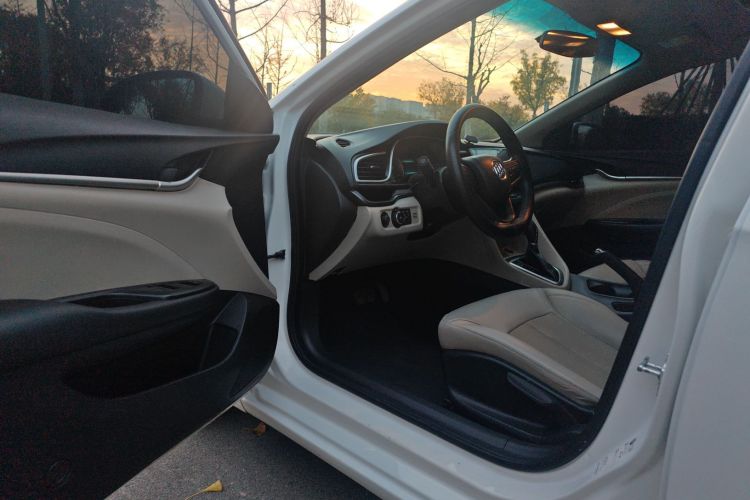 别克 英朗 2017款 15N 自动精英型中控内饰7002