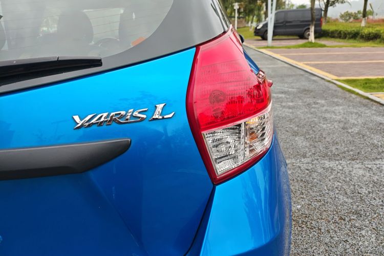 丰田 YARiS L 致炫 2014款 1.3E 自动魅动版车身外观6006