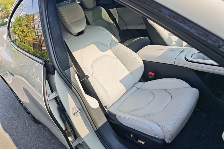 小米汽车 小米SU7 2024款 四驱超长续航高阶智驾Max版局部细节41