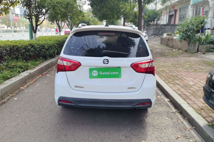 铃木 利亚纳A6 2015款 两厢 1.4L 手动畅想型车身外观6004