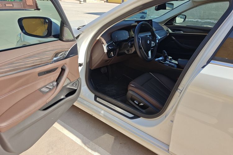 宝马5系 2023款 530Li 领先型 豪华套装中控内饰7002