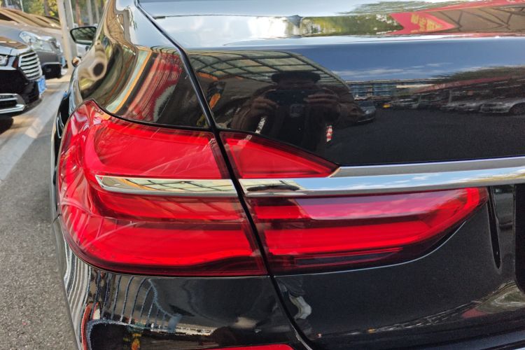 宝马7系 2018款 740Li 领先型 M运动套装局部细节9001