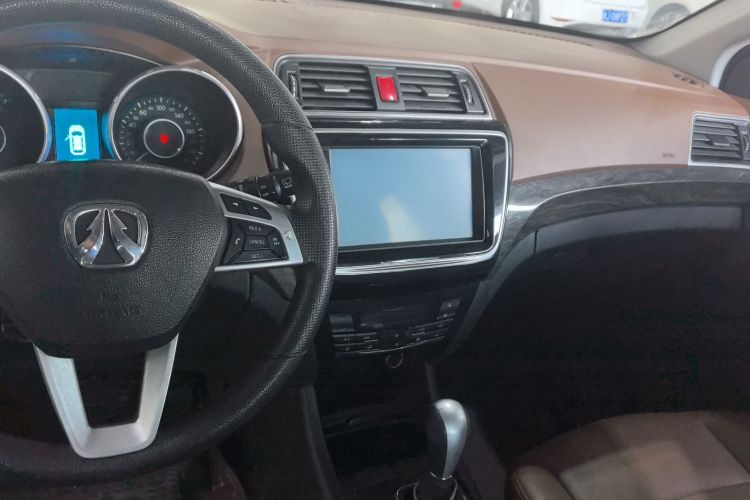 北汽威旺S50 2016款 1.5T CVT乐动豪华型局部细节16