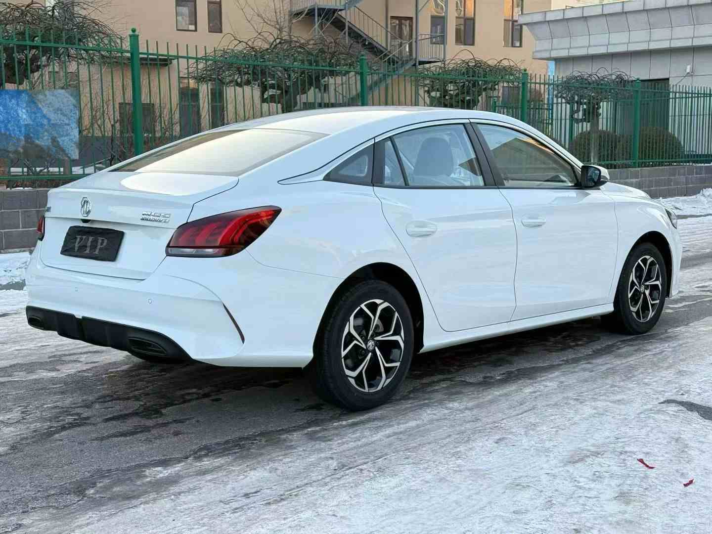 名爵 MG5 2023款 180DVVT 手动风尚版(5)