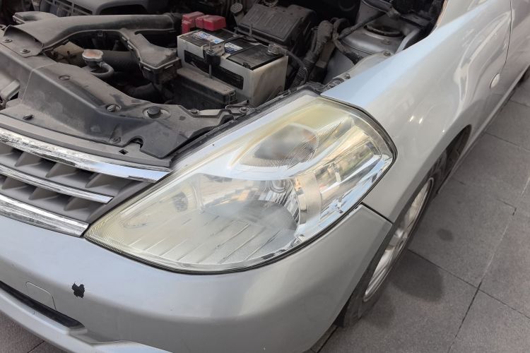 日产 骐达TIIDA 2011款 1.6L CVT舒适型局部细节9008