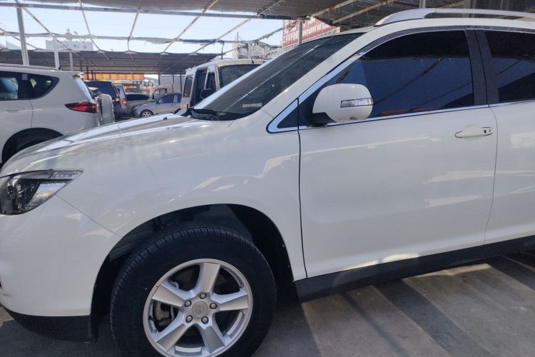 比亚迪S6 2014款 2.0L 手动豪华型 5座车身外观6007