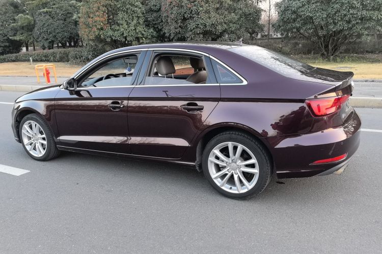 奥迪A3 2018款 30周年年型 Limousine 35 TFSI 进取型车身外观6010