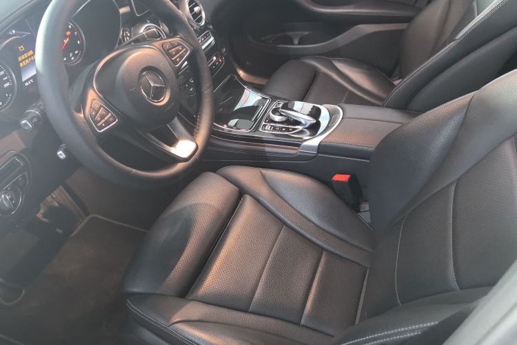 奔驰GLC 2019款 GLC 260 L 4MATIC 动感型中控内饰7001