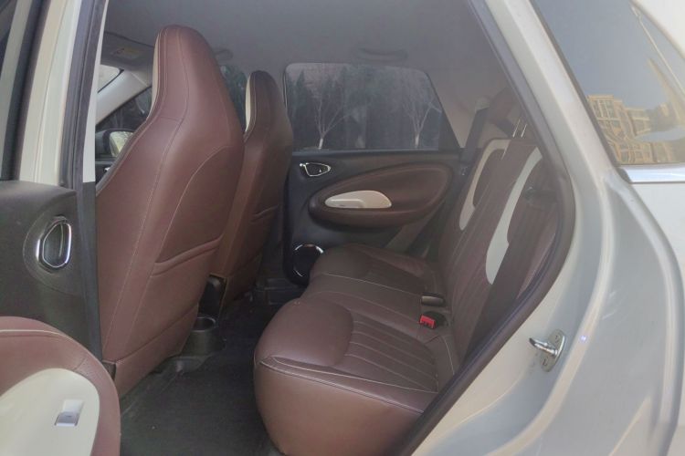 五菱汽车 五菱缤果 2023款 203km 舒享款中控内饰7002