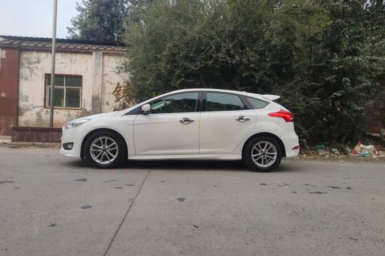 福特 福克斯 2017款 两厢 EcoBoost 180 自动精英型车身外观6002