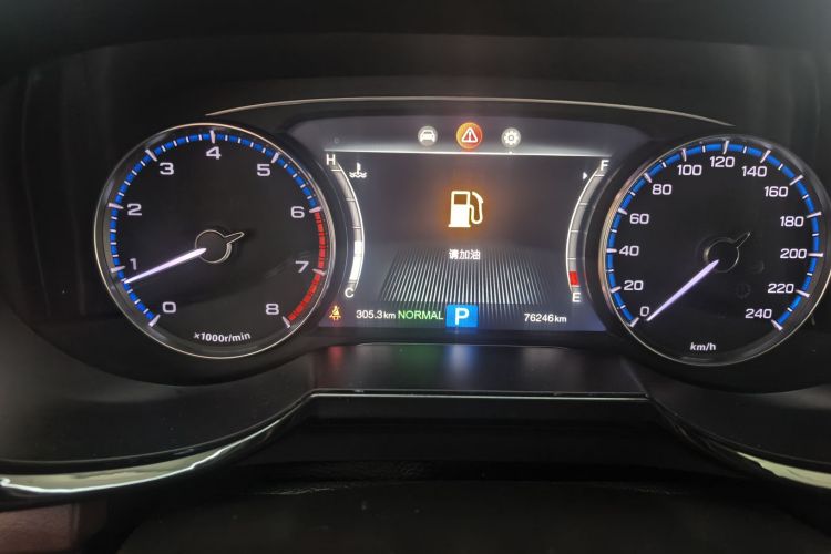 广汽传祺 传祺GS8 2017款  320T 两驱豪华版（七座）中控内饰15