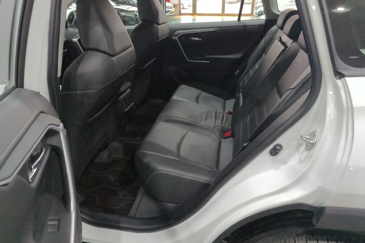 丰田 RAV4荣放 2023款 2.0L CVT两驱风尚Plus版中控内饰7001