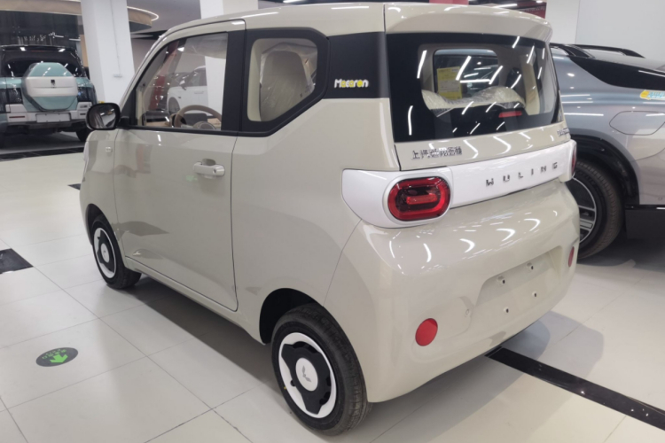 五菱汽车 宏光MINIEV 2024款 第三代 215km 青春版车身外观6005