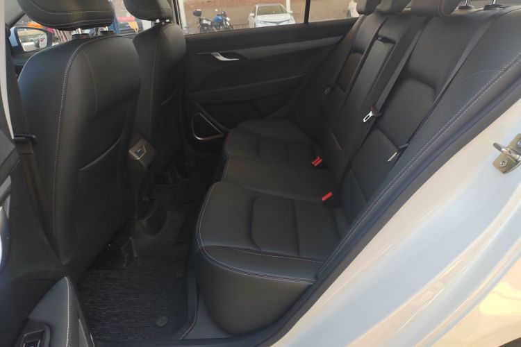 吉利汽车 帝豪 2021款 UP 1.5L 手动豪华型中控内饰7005