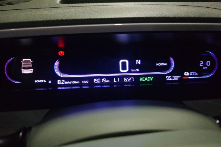 吉利银河 2025款 210km 熊猫骑士中控内饰15