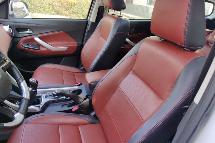 北汽幻速S3 2016款 S3L 1.5L 手动尊享型中控内饰7005