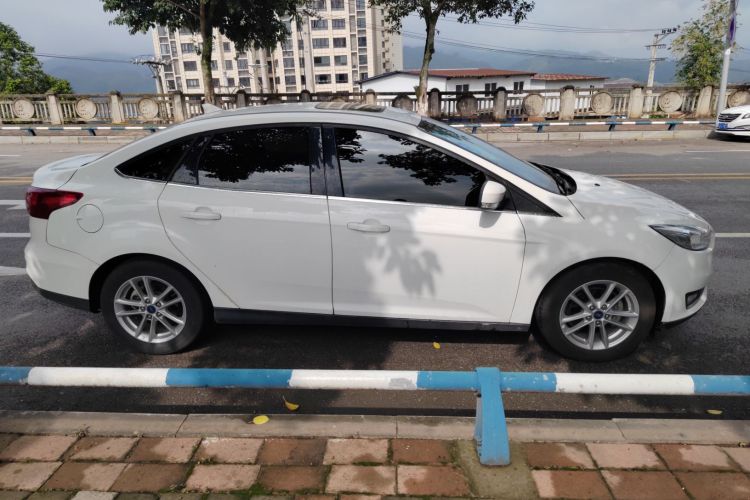 福特 福克斯 2017款 三厢 EcoBoost 180 自动精英型车身外观6002