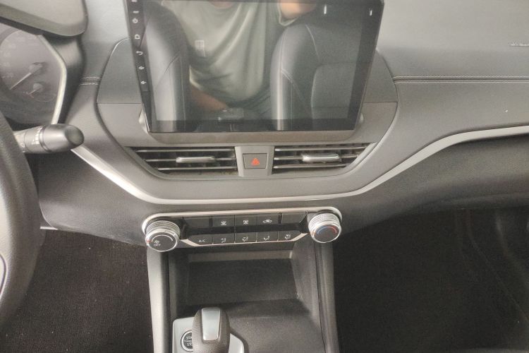 日产 天籁 2021款 2.0L XE 时尚版局部细节9001