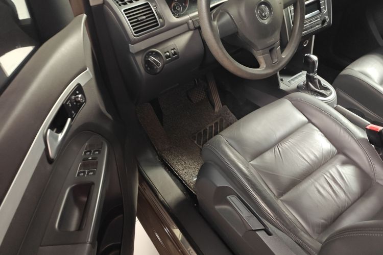 大众 途安 2015款 1.4T DSG舒适版5座中控内饰7002