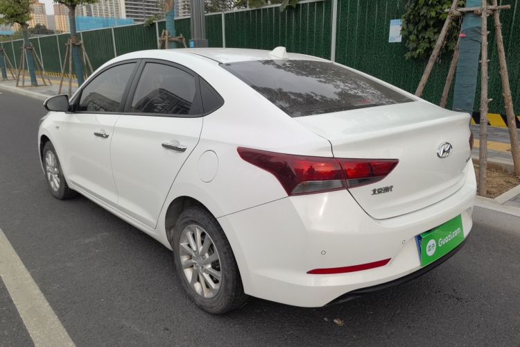 现代 悦纳 2016款 1.4L 自动炫酷版GLS车身外观6005