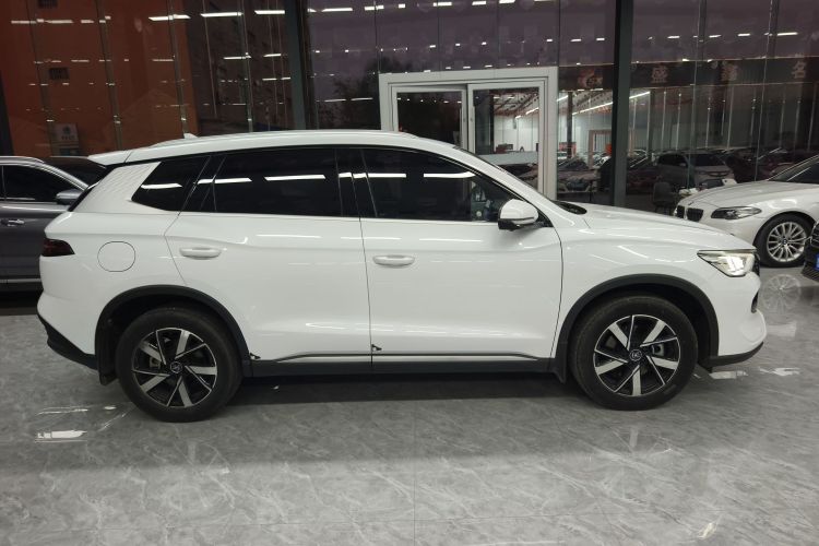 比亚迪 宋Pro新能源 2023款 冠军版 DM-i 71KM领先型车身外观6003