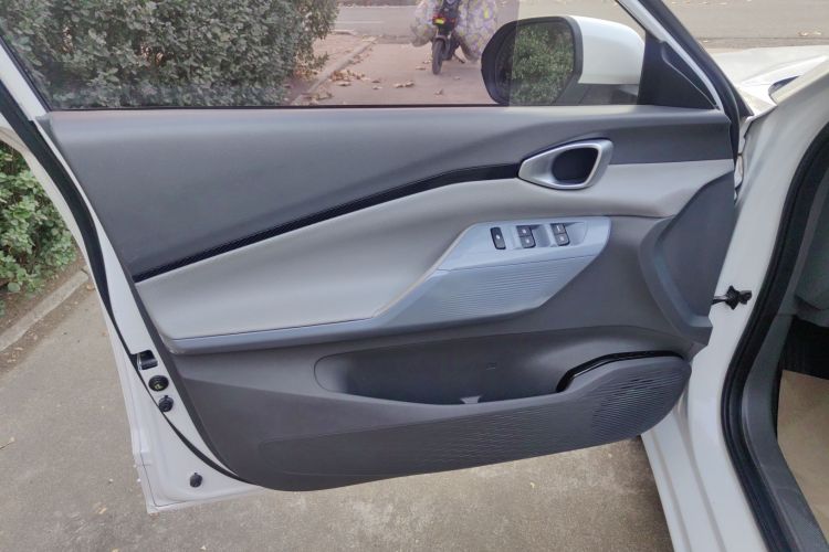 宝骏RC-5 2020款 1.5L 手动智耀豪华型中控内饰7009