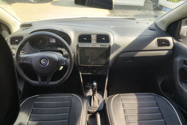 大众 Polo 2016款 1.4L 自动风尚型中控内饰7004